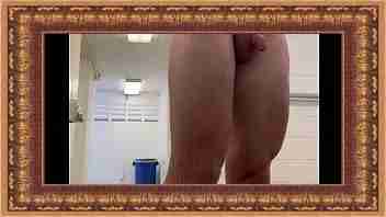 Lockerroom show off