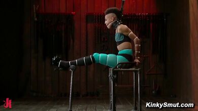 Video Ebony Stunner Nikki Darling In...