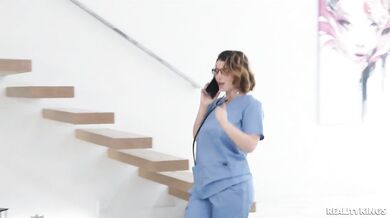 Video Curvy Nurse Enjoys Massage And...
