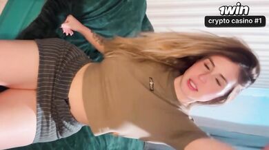 Video Blonde with a WET PUSSY...