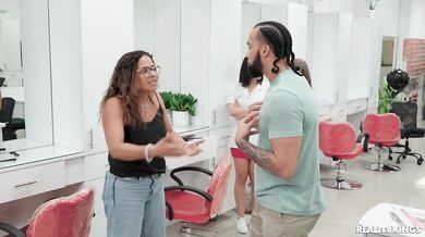 Video Sneaky Salon Cockdown – Violet...