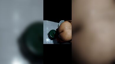Video Gujju aunt bathing capture by...
