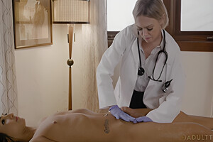 Video Milf Doctor Conducts Intimate Examination...