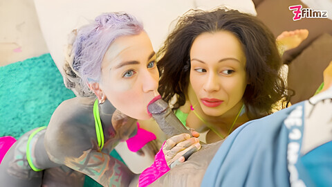 Video Lily Lu And Stacy Bloom...