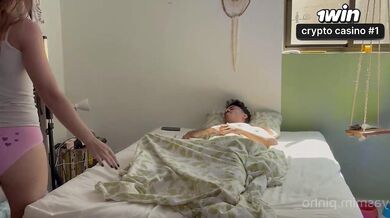 Passionate hookup upon waking finishes...