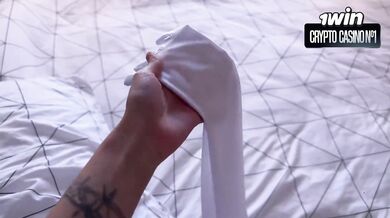 Video Stepbrother masturbates off to tights...