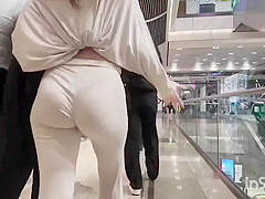 Video Uk candid chick with...