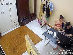 Video Busty Vietnamese seduce boyfriend...