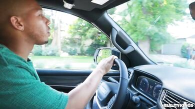 Video Ridesharing Her – Savvy...