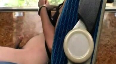 Video Twink Handjob in the Bus