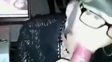 Video Crossdressing Secretary Gives Amateur Blowjob...