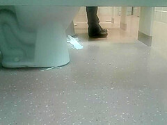 Video Woman has diarrhea in public...
