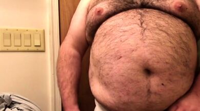 Video Fat Bear Strokes Clitty and...